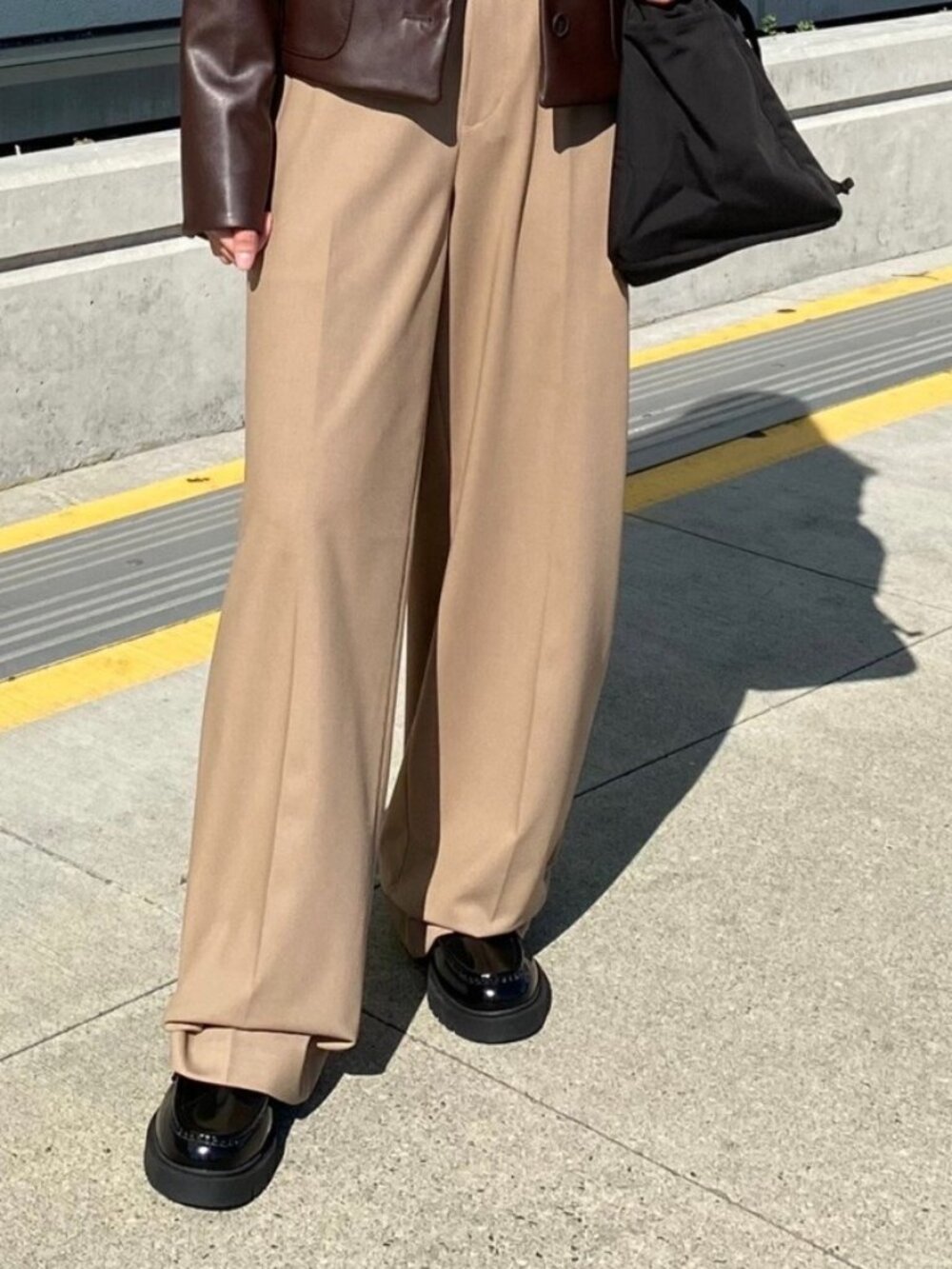NWT Uniqlo Smart Wide Women Pants Beige Medium - Picture 4 of 4